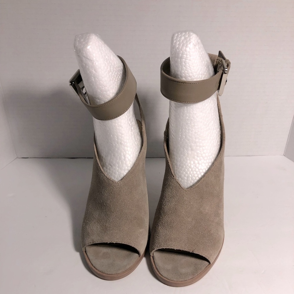 EUC Marc Fisher Peep-Toe Ankle Strap Heels